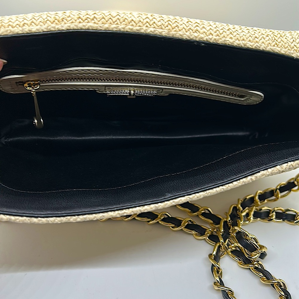 Henri Bendel Beautiful Authentic Beige and Gold Chain Satchel Purse Bag 👜👜 - Picture 6 of 7